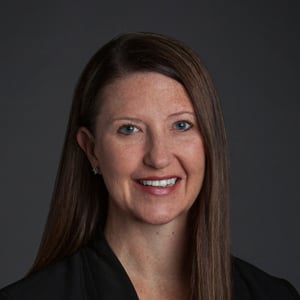 42001_lori_jones_2020_sq_bw_01_high