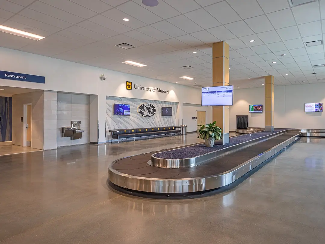 baggage claim carousel